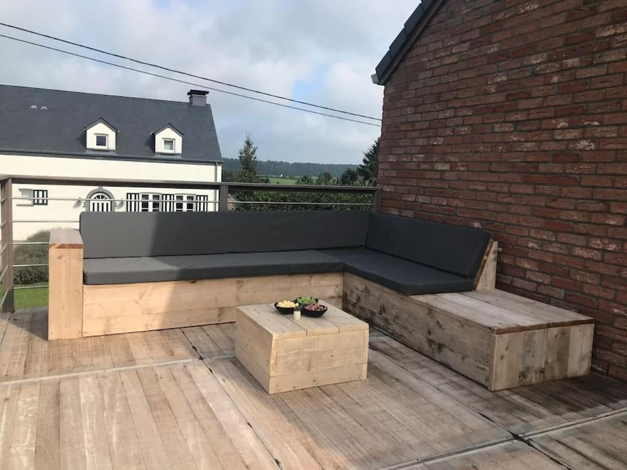 Huis Met Zonneterras, Tuin En Panoramisch Uitzicht Wellin Eksteriør bilde